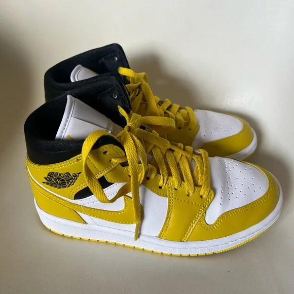 Nike Air Jordan 1 Mid 'Vivid Sulfur' Yellow White Basketball Shoes Size 6 - Picture 1 of 10